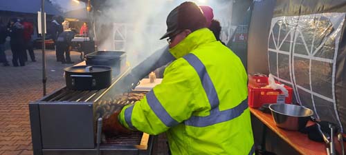 Grillmeister am Werk